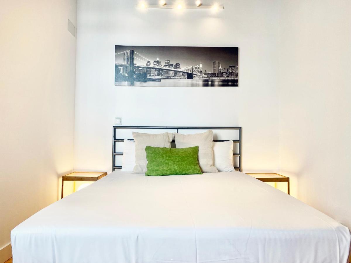 Charming Gran Via Attic Apartment Madrid Exterior photo